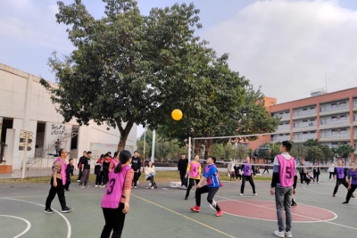 “气”势如虹 激情澎“排”——成都市川化中学举办教职工气排球比赛
