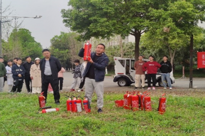 西南石油大学化工院开展实验室消防疏散演练及灭火器使用培训